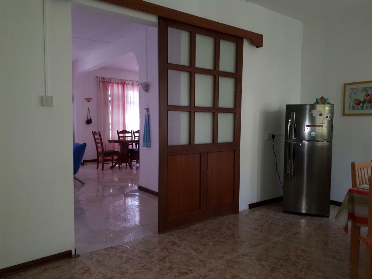 Apt In Ла Гулет Екстериор снимка